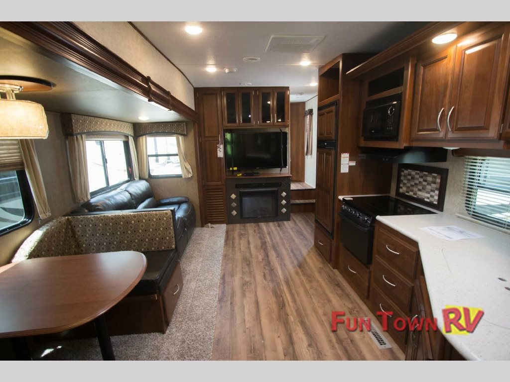 Wildcat Fifth Wheel Interior