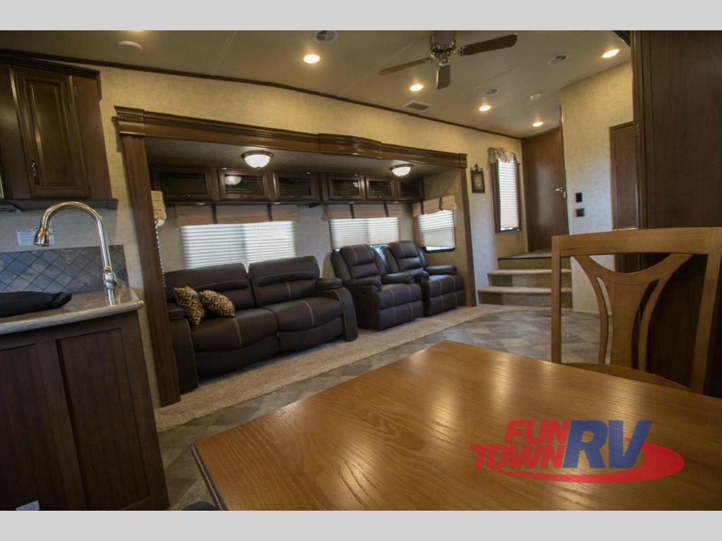 Forest River Sandpiper Fifth Wheel Seating