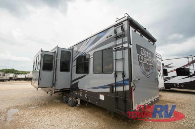 Heartland Road Warrior 362 Fifth Wheel